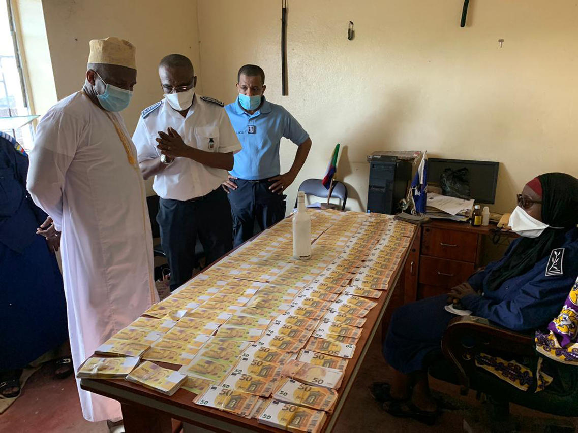 image La Police saisit 8 Kg de chimique et plus de 11 millions de faux billets